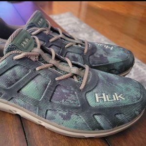 Huk Attack Shoes